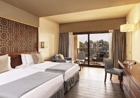 غرف ديلوكس بإطلالة على المسبح أو البحيرة